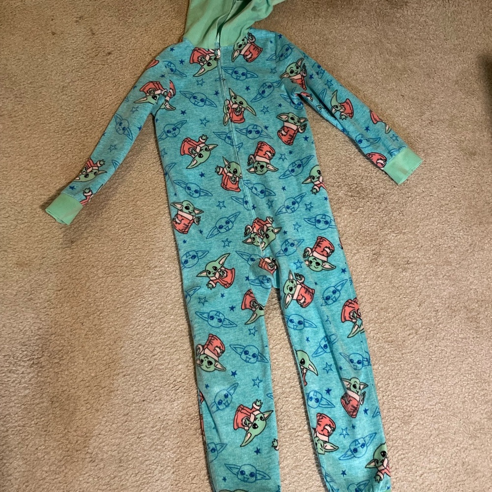 Baby yoda onesie girls size 8/10
